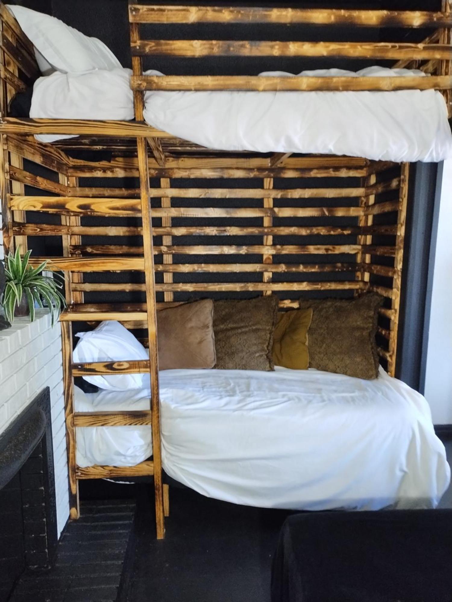 Bunk Bed in Mixed Dormitory Room
